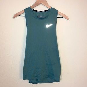 Women’s NIKE running XS dri fit tank